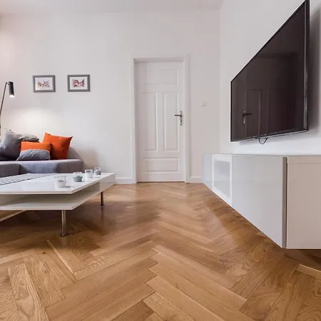 Apartment Sweet Time *